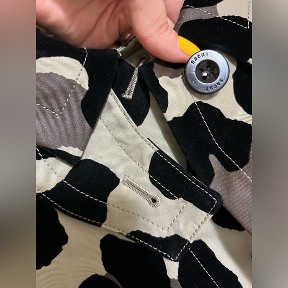 Trench coat by Sacai - Picture 11 of 16